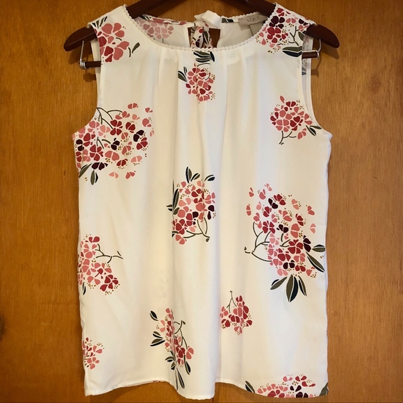 LOFT Tops - Loft White Floral Sleeveless Top